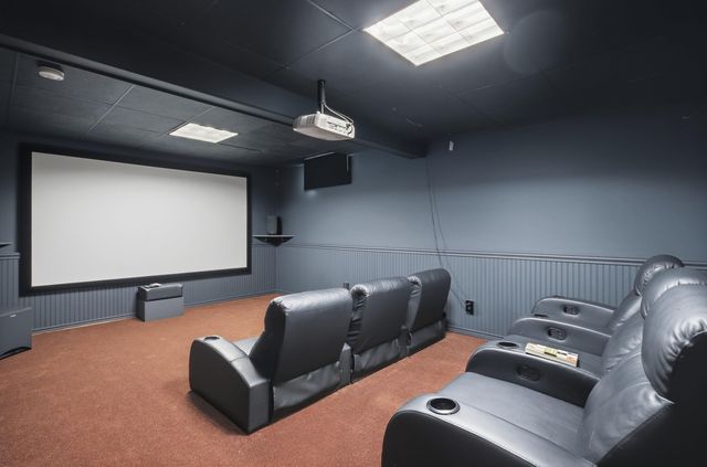 182 Winnicutt Road, Stratham, NH 03885