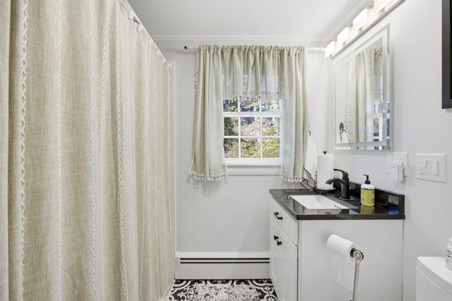 182 Winnicutt Road, Stratham, NH 03885