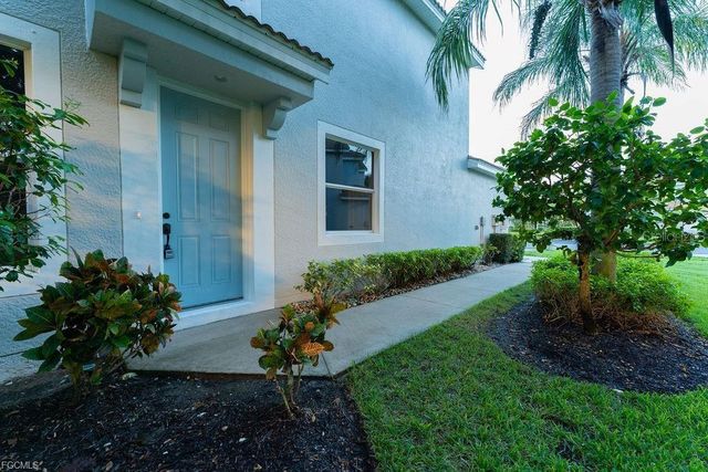 8350 VILLAGE EDGE CIRCLE 4, Fort Myers, FL 33919