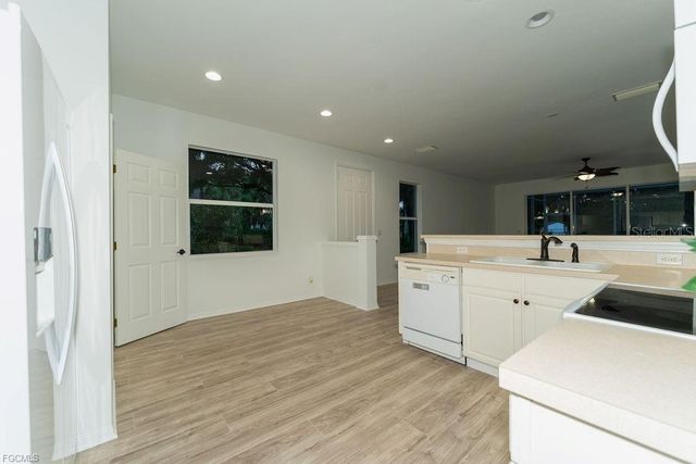 8350 VILLAGE EDGE CIRCLE 4, Fort Myers, FL 33919