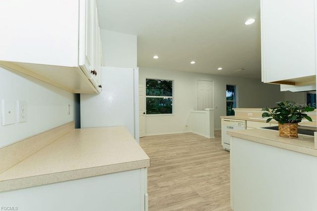 8350 VILLAGE EDGE CIRCLE 4, Fort Myers, FL 33919