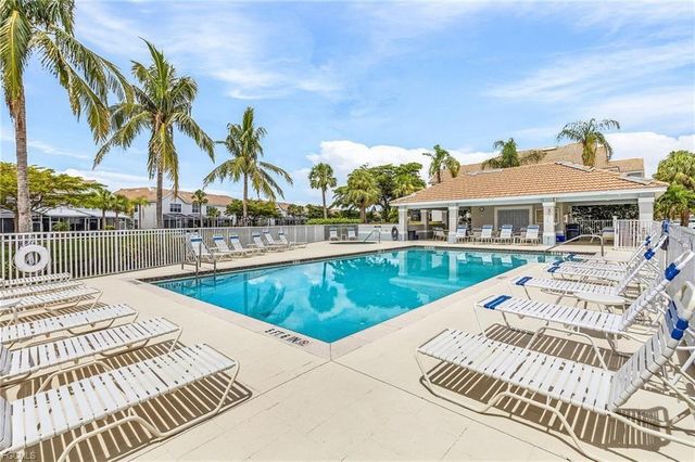 8350 VILLAGE EDGE CIRCLE 4, Fort Myers, FL 33919