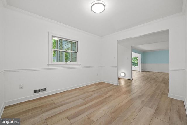 8721 WATERFORD RD, Alexandria, VA 22308