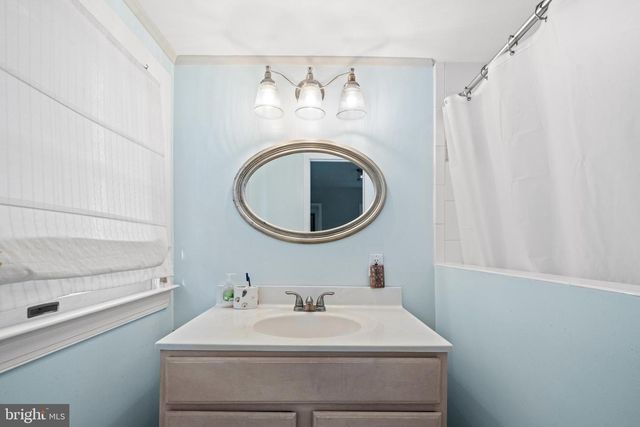 8721 WATERFORD RD, Alexandria, VA 22308