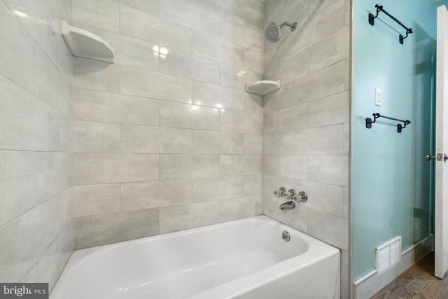 8721 WATERFORD RD, Alexandria, VA 22308
