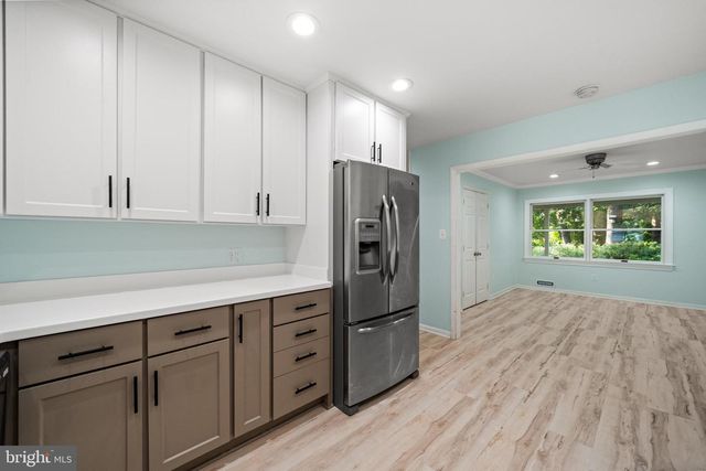 8721 WATERFORD RD, Alexandria, VA 22308
