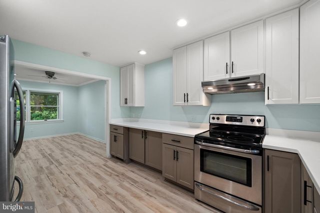 8721 WATERFORD RD, Alexandria, VA 22308