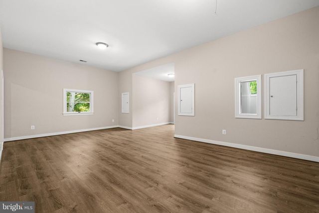 8721 WATERFORD RD, Alexandria, VA 22308