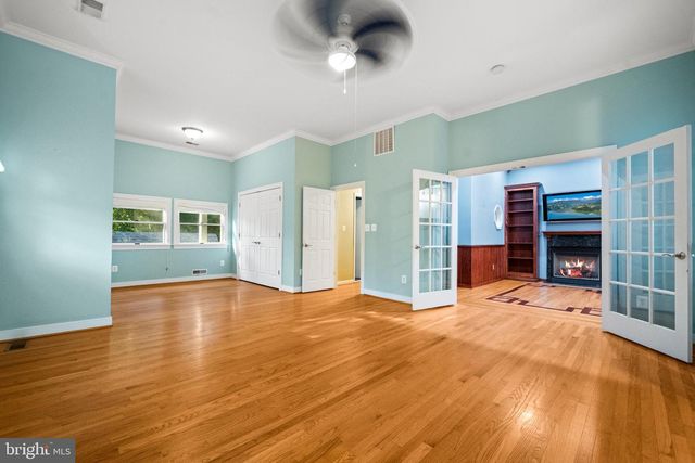8721 WATERFORD RD, Alexandria, VA 22308
