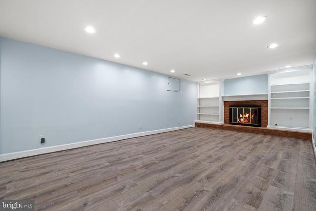 8721 WATERFORD RD, Alexandria, VA 22308