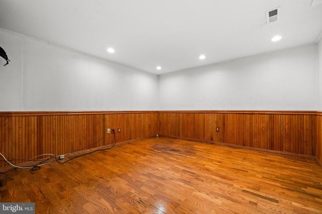 8721 WATERFORD RD, Alexandria, VA 22308