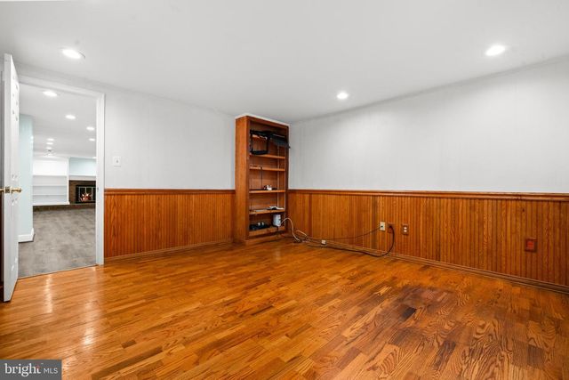 8721 WATERFORD RD, Alexandria, VA 22308