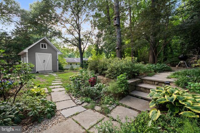 8721 WATERFORD RD, Alexandria, VA 22308