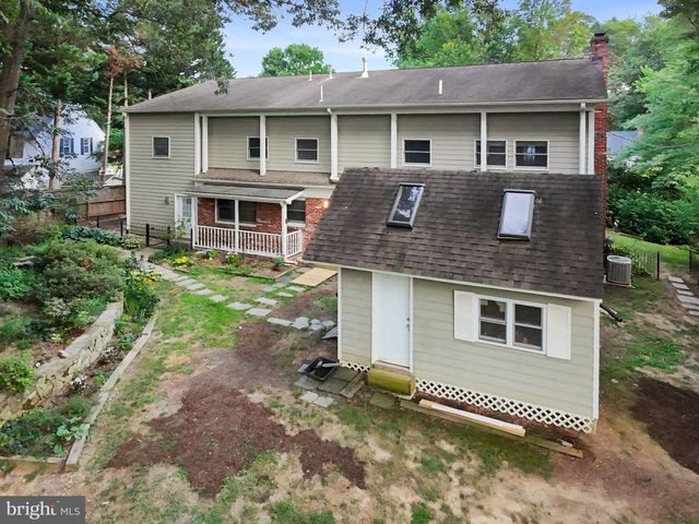 8721 WATERFORD RD, Alexandria, VA 22308