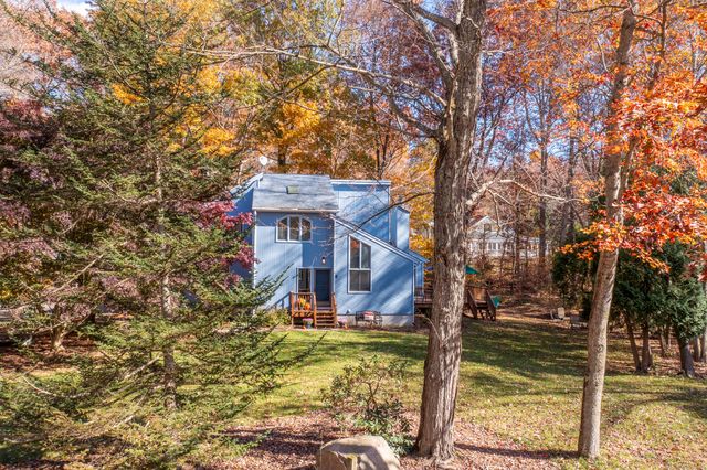 6 Mayflower Drive, Marlborough, CT 06447