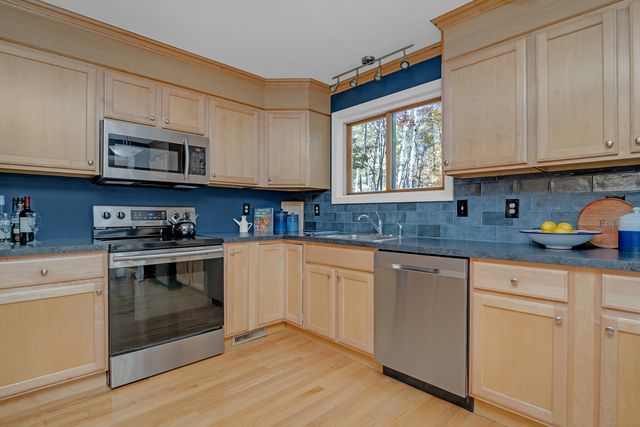 6 Mayflower Drive, Marlborough, CT 06447