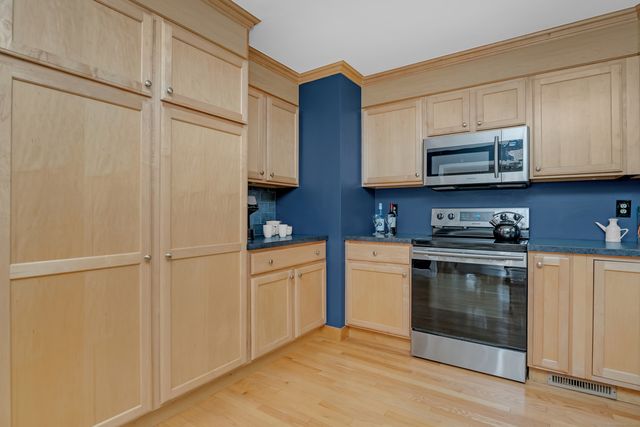 6 Mayflower Drive, Marlborough, CT 06447