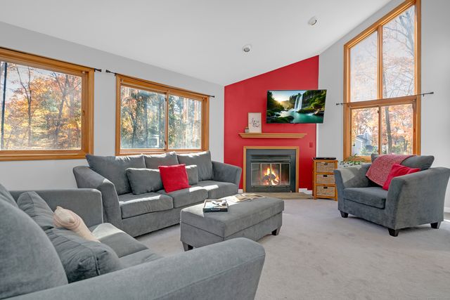 6 Mayflower Drive, Marlborough, CT 06447