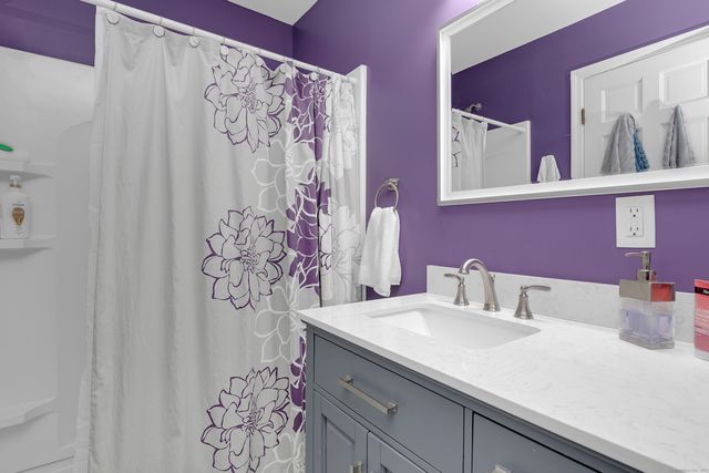 6 Mayflower Drive, Marlborough, CT 06447