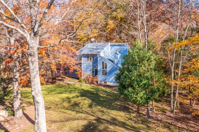 6 Mayflower Drive, Marlborough, CT 06447