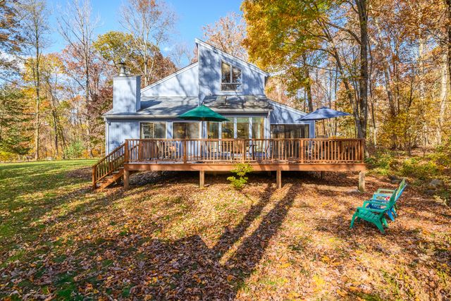 6 Mayflower Drive, Marlborough, CT 06447