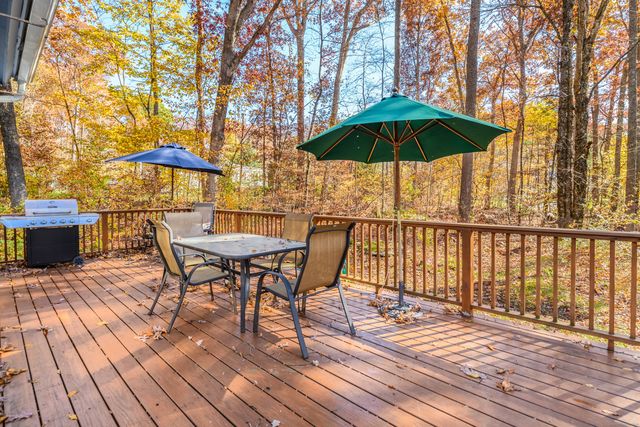 6 Mayflower Drive, Marlborough, CT 06447