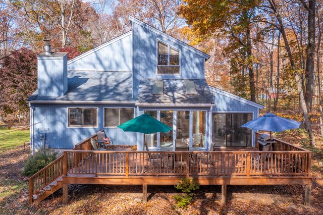 6 Mayflower Drive, Marlborough, CT 06447