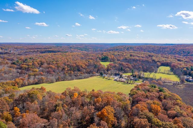 6 Mayflower Drive, Marlborough, CT 06447