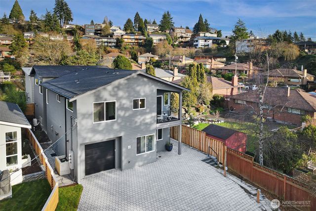 8810 41st Avenue SW, Seattle, WA 98136