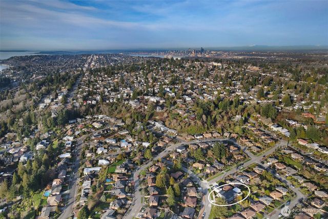 8810 41st Avenue SW, Seattle, WA 98136