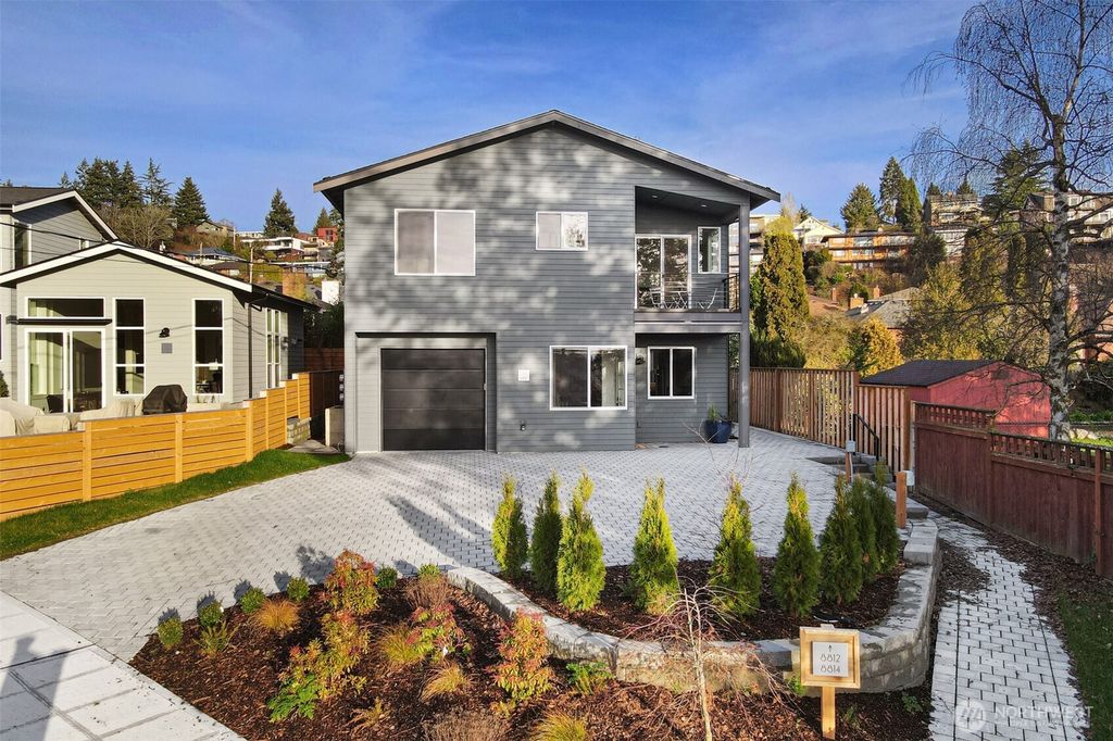 8810 41st Avenue SW, Seattle, WA 98136