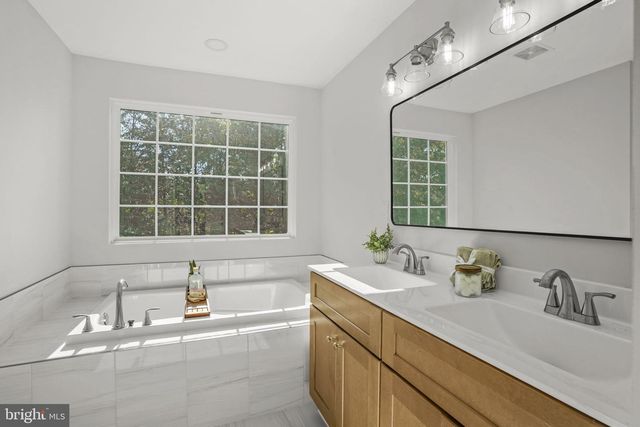 5612 NEEDLEFISH CT, Waldorf, MD 20603