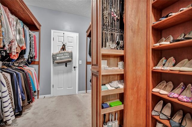 10458 Dogwood Drive, Aurora, OH 44202