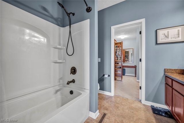 10458 Dogwood Drive, Aurora, OH 44202