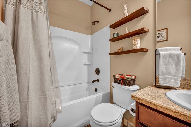 10458 Dogwood Drive, Aurora, OH 44202