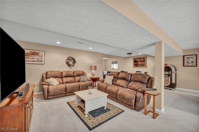 10458 Dogwood Drive, Aurora, OH 44202