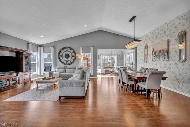 10458 Dogwood Drive, Aurora, OH 44202