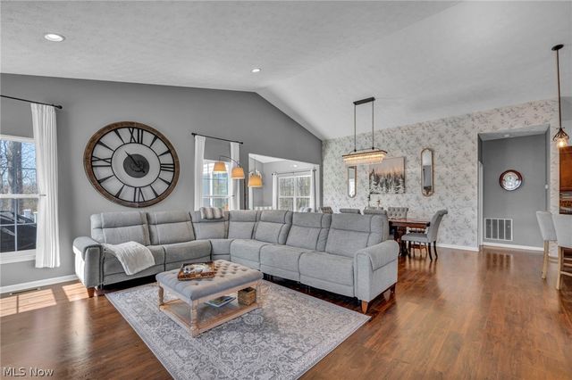 10458 Dogwood Drive, Aurora, OH 44202