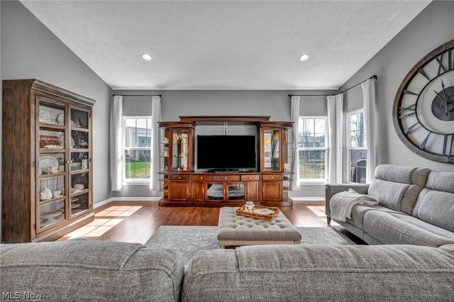 10458 Dogwood Drive, Aurora, OH 44202