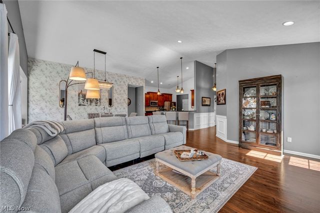 10458 Dogwood Drive, Aurora, OH 44202