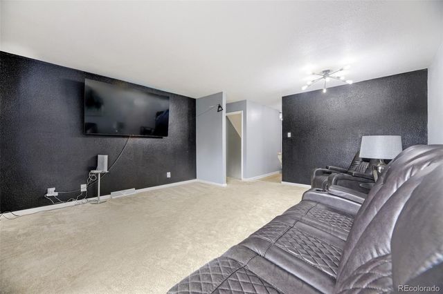 5680 S Lowell Boulevard, Littleton, CO 80123