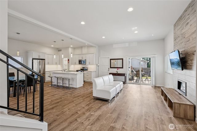 7724 16th Avenue SW, Seattle, WA 98106