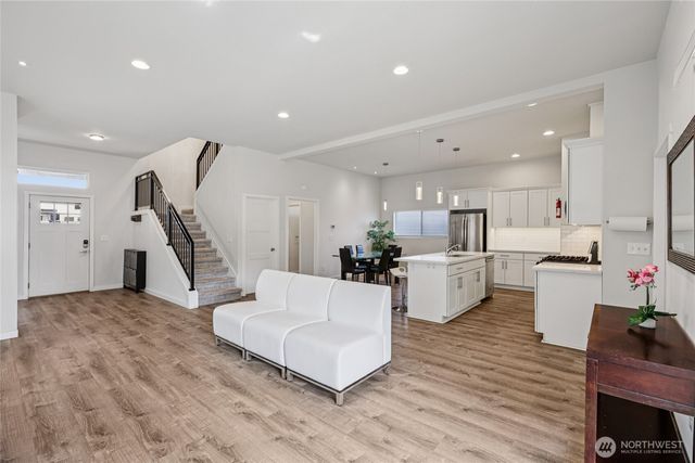 7724 16th Avenue SW, Seattle, WA 98106