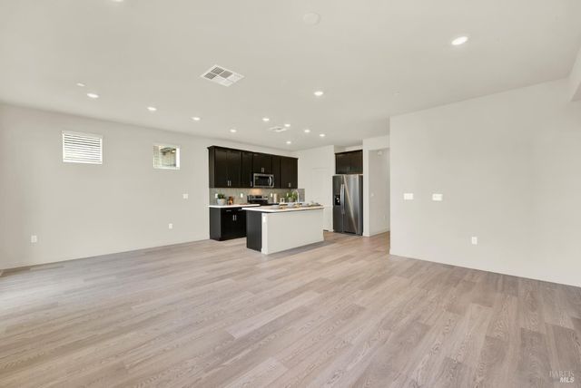 674 Shefford Dr, Vacaville, CA 95687