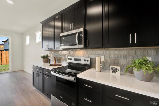 674 Shefford Dr, Vacaville, CA 95687