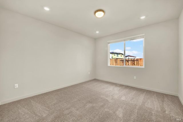 674 Shefford Dr, Vacaville, CA 95687