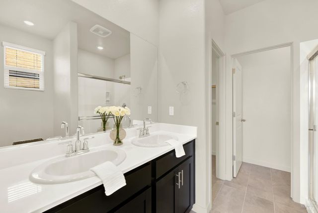 674 Shefford Dr, Vacaville, CA 95687