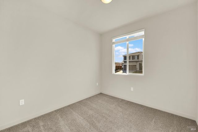 674 Shefford Dr, Vacaville, CA 95687