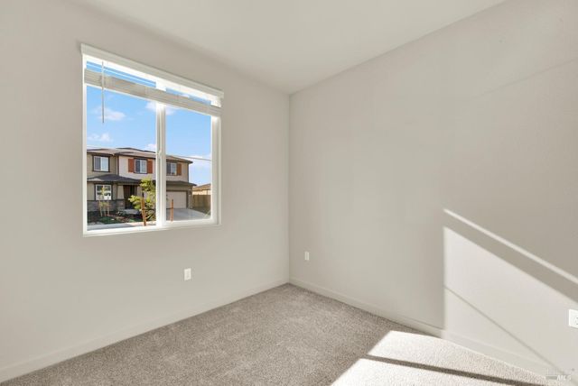 674 Shefford Dr, Vacaville, CA 95687