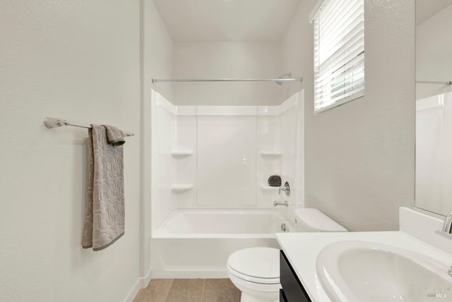 674 Shefford Dr, Vacaville, CA 95687